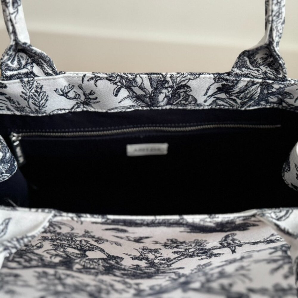 Aritzia Keep Tote - Oak/Admiral - Picture 7 of 8